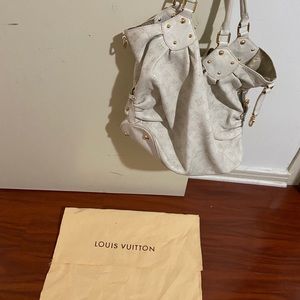 Louis Vuitton Ivory Leather Handbag